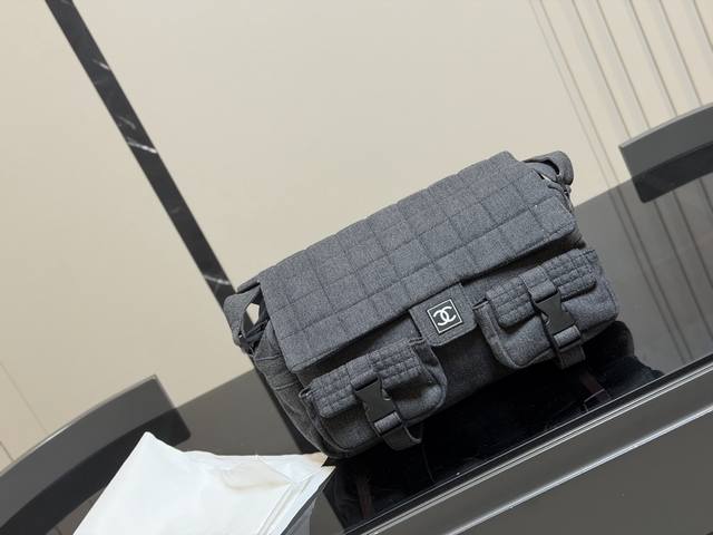 香奈儿旅行袋 Chanel中古. 复古穿搭 牛仔系的搭配很适合 复古氛围感瞬间拉满 机场包36.23Cm