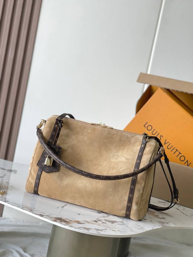 特级Mb163C芯片版原厂皮 本款 Express中号手袋 型号：M26358 材料：A级全钢五金，进口原厂牛皮 包装：全套原厂免税Mb包装 尺寸：24 X 1