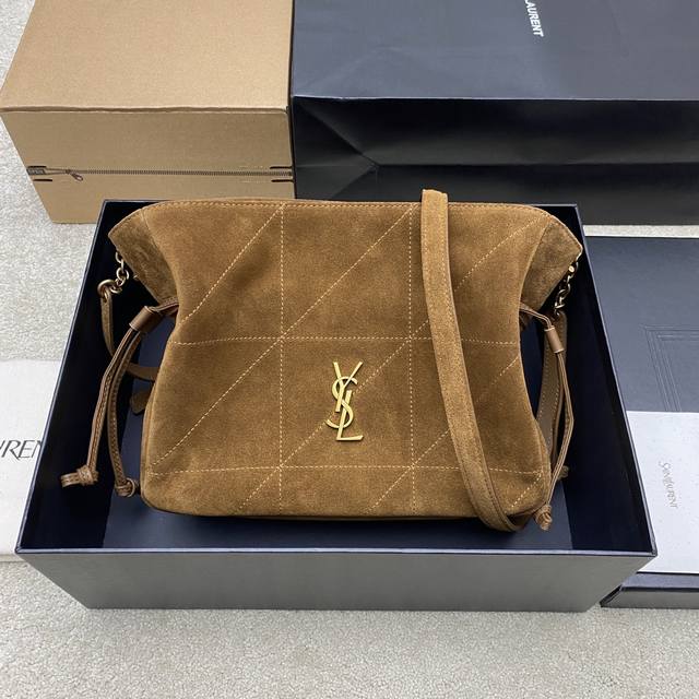 原厂皮 磨砂棕 古金 Ysl 最新斜跨福袋小号出货了!福袋新尺寸好可爱,一起来种草吧。Jamie 4.3 Large po设计师真的太懂消费者需要什么了吧很多托 原厂皮 磨砂棕 古金 Ysl 最新斜跨福袋小号出货了!福袋新尺寸好可爱,一起来种草吧。Jamie 4.3 Large po设计师真的太懂消费者需要什么了吧很多托