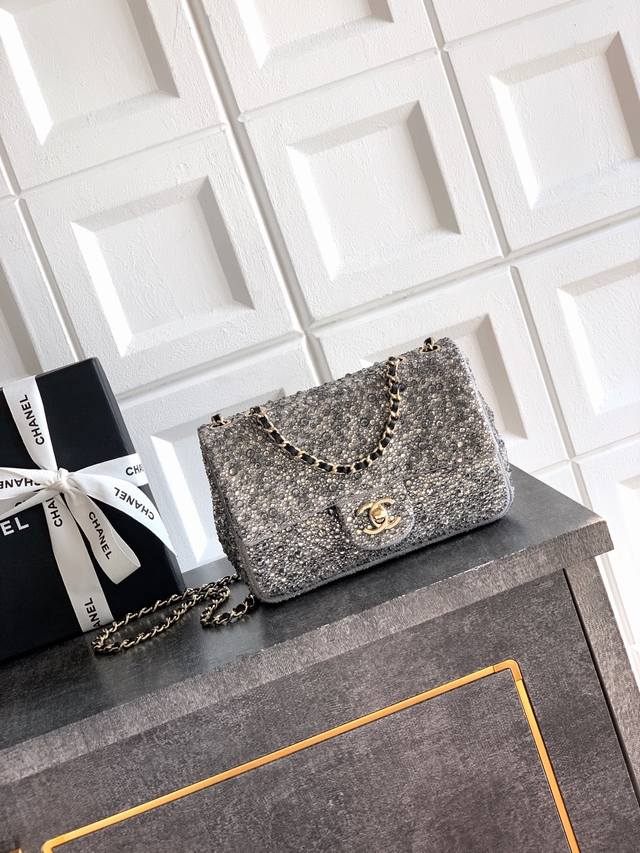 顶级原单 灰色钻石 Ohanel 26C密性亮片、型状Cf超闪钻石包接预定啦夏季滤镜，So Black炸街超酷实物简直美炸了超级少有的爆款钻石性价比超高本季最值