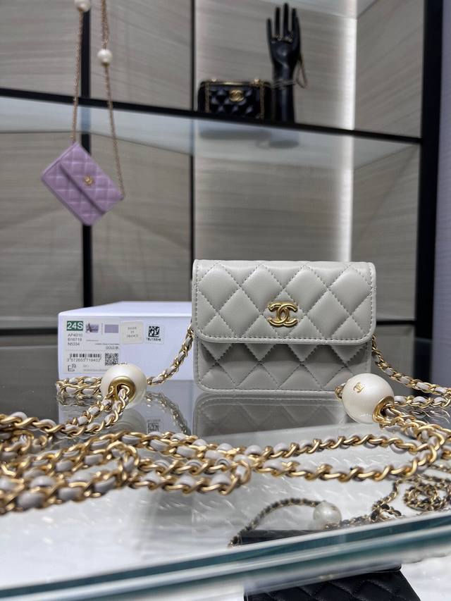 特价 。不退不换Ohanel 24S最新款 口红包 珍珠汤圆调节扣 小Woc Ap5340Y 尺寸12Cmx9Cm