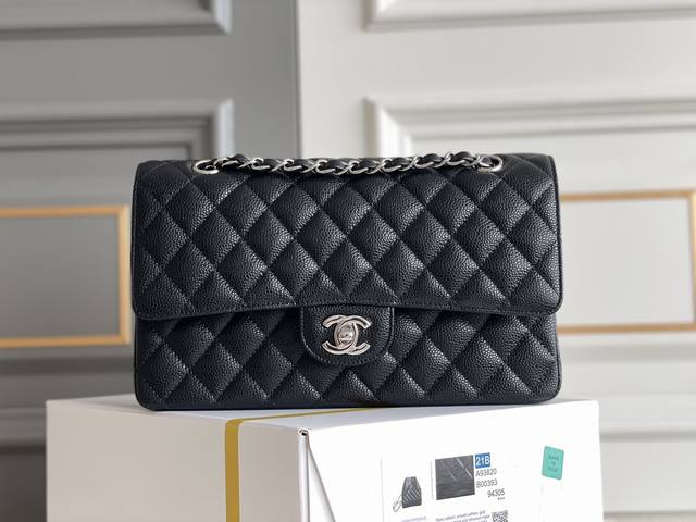 白金版正品级 包装如图 全新发售最新版系列 专柜售价购入开发 中号 黑色 鱼子酱牛皮特有的颗粒感～精致又耐造 好品质值得珍藏，一包背到老都不过时 皮料：牛皮鱼子