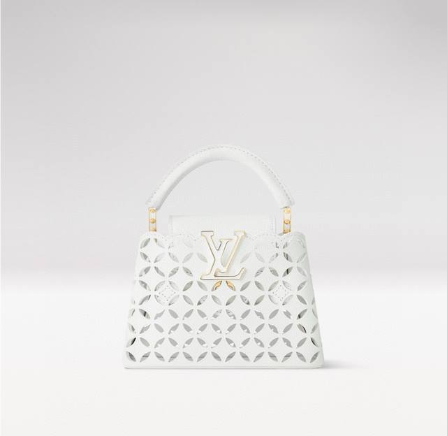 M25497 特级原厂 动态163 本款 Capucines 迷你手袋以 Bloomcut 图案于 2025 早秋系列大放异彩。激光切割牛皮革呈现细腻镂孔，巧妙