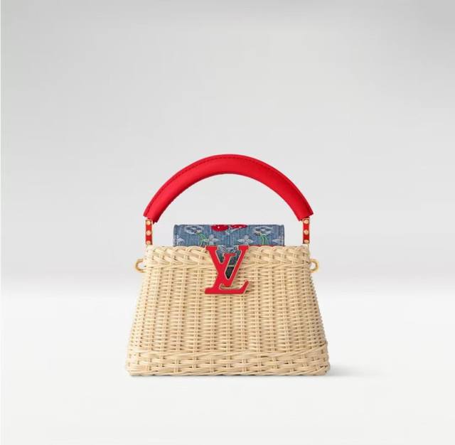 M14295 特级原厂 动态163 本款 Capucines 迷你手袋邂逅路易威登 X 村上隆复刻系列的瞩目细节，以清新元素烘托潮流格调。藤条包身与手柄、编织肩