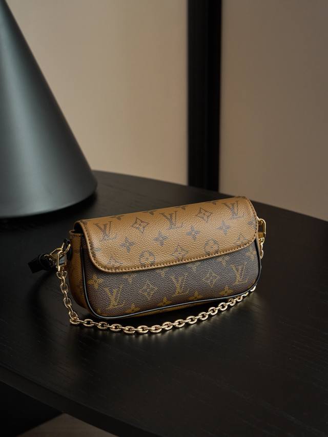 全钢全套 M26587 黄花Ivy Wallet On Chain Ivy 手袋取材 Monogram 帆布，灵感源自 2000 年代的 Sac Recolet