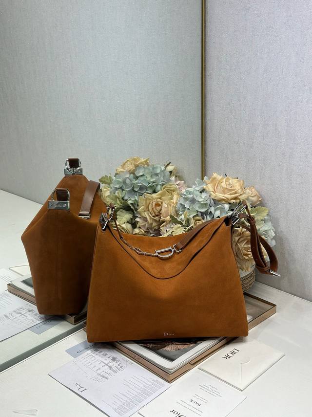 正品级 ，高版本 Christian Dior 2026春夏大号手袋系列# 棕绒拼皮银扣 乔纳森。安德森 Jonathan Anderson 上任 Dior创意