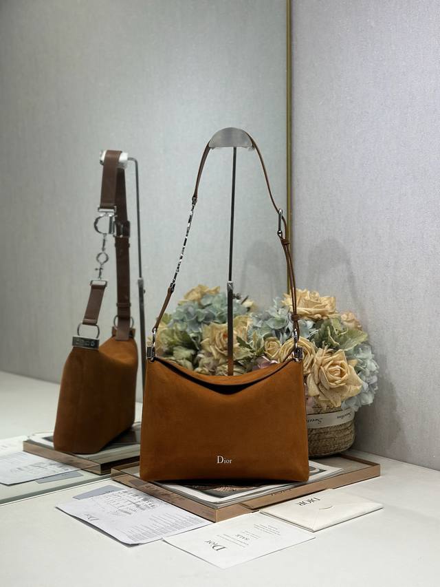 正品级 ，高版本 Christian Dior 2026春夏小号手袋系列# 棕绒拼皮银扣 乔纳森。安德森 Jonathan Anderson 上任 Dior创意