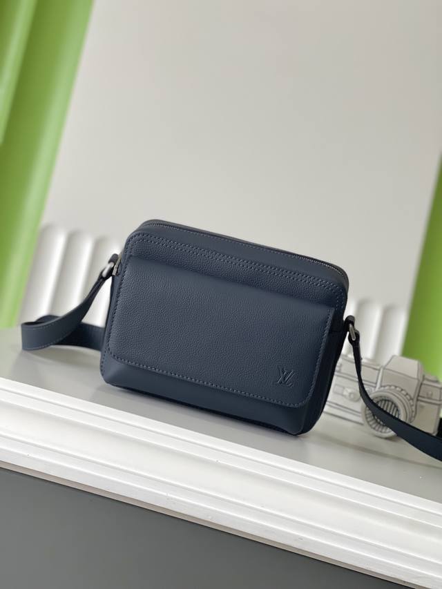 正品级 M15260 24×18×9 Boarding 全皮邮差包 顶级原单 变码芯片