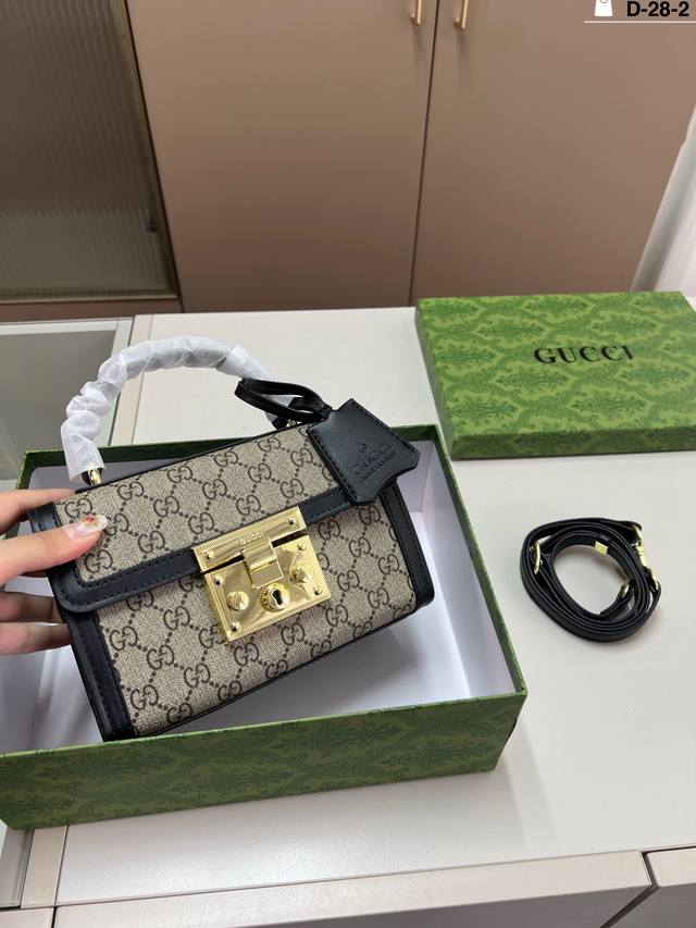 Gucci 酷奇 手提方锁包 月光宝盒 最新走秀款专柜限量上市 娱乐周刊主推款～超正点 原版内里 高端时尚 潮爆全球D-28-2尺寸 ：20×13配盒