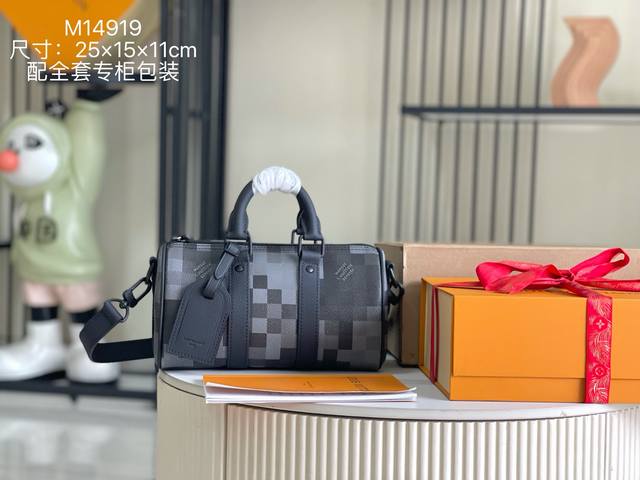 163 芯片 特级配全套包装 特级全钢五金 原厂皮M14919 皮料是正品代工厂p意大利A级皮料 特级正品 :所谓的特级正品．是在于品质、五金、面料、手工、油边