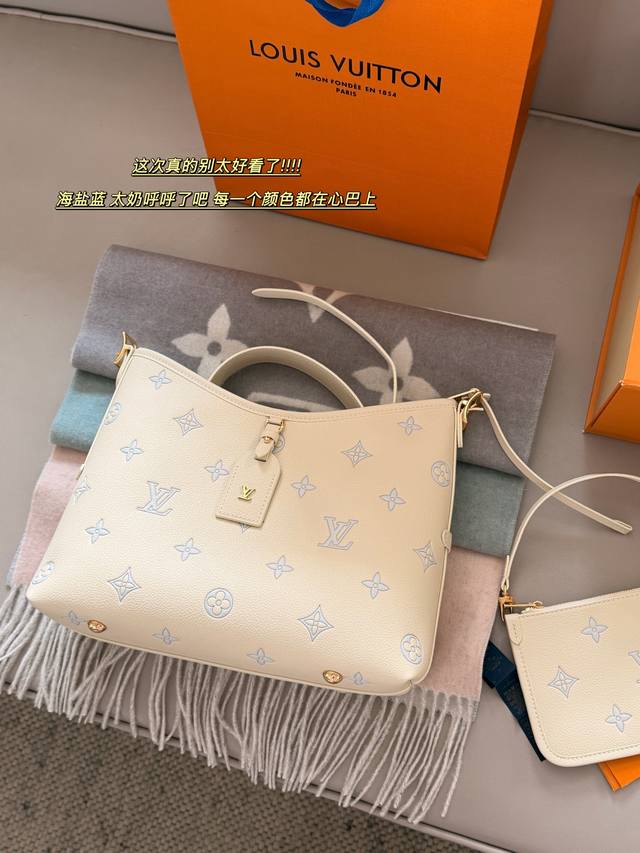 配盒 Size：30*20Cm 小 L家 最强者Carryall， 这次真的别太好看了 海盐蓝 太奶呼呼了吧 每一个颜色都在心巴上 很高级，呜呜呜越背越喜欢