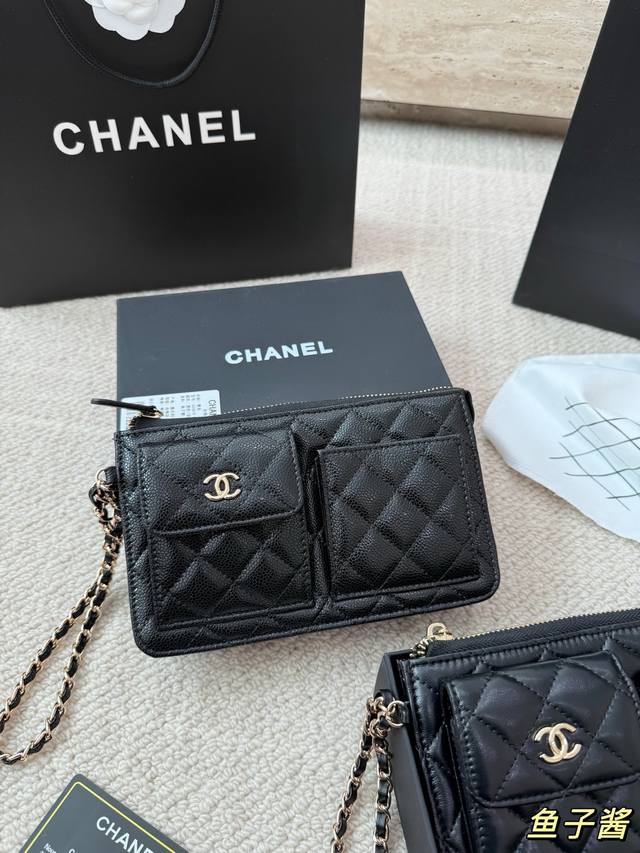 鱼子酱配盒 Size：20*12Cm Chanel香奈儿23B新款黑金手拿包