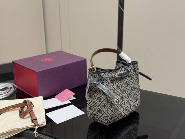 配折叠盒 Size：21.22Cm Tb 托里伯奇 Romy水桶包 四季 打包款 颜色高级，精致秀气！ 新色真的超舒服！ 气质满分！