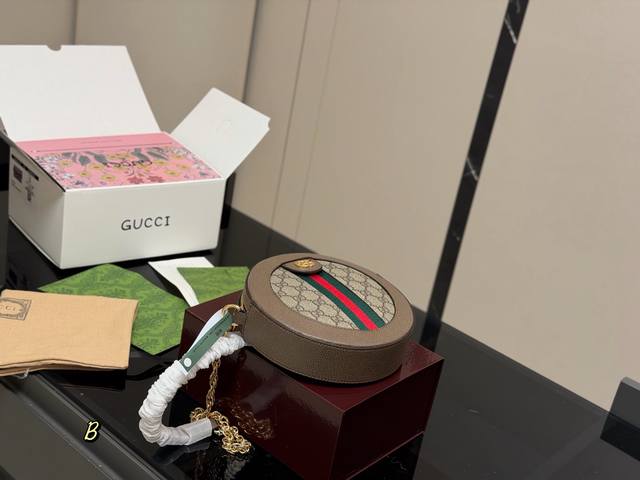 折叠盒飞机盒 DDD 古奇 圆饼包！！ DDD 升级版！ DDD 说实话我很喜欢这款包包，简约复古大气， DDD 这样的包包最是经典， DDD 不会过时， DD