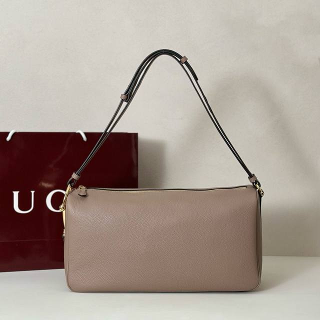 专柜品质，顶级原单货，实物实拍！款号862530灰褐，尺寸：宽38X高20X侧宽15Cm， DDD