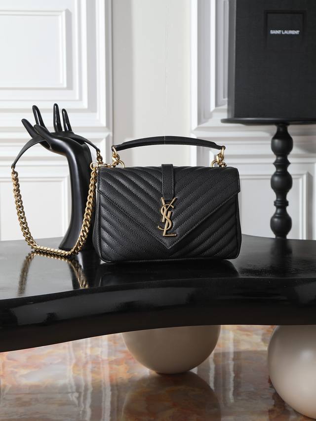 黑色金扣_24Cm DDD #Monogram College# DDD 万年款邮差包，火辣辣的劲爆款24Cm，街拍神器，众多明星好莱坞女神的首选款式，怎么搭都