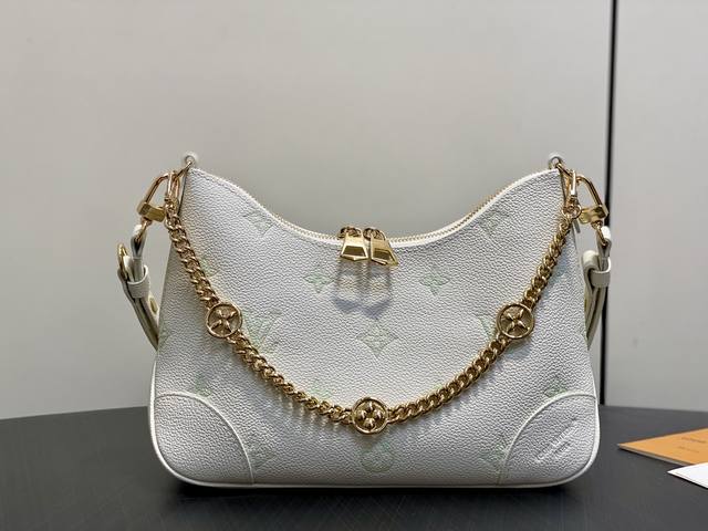 原单精品 M27571绿色丝印 M12390 全皮链条牛角包 Boulogne 手袋 绿色 丝印 草莓牛奶 双色梦幻的色调增添了华丽的“布洛涅Pm”。Ys优雅和