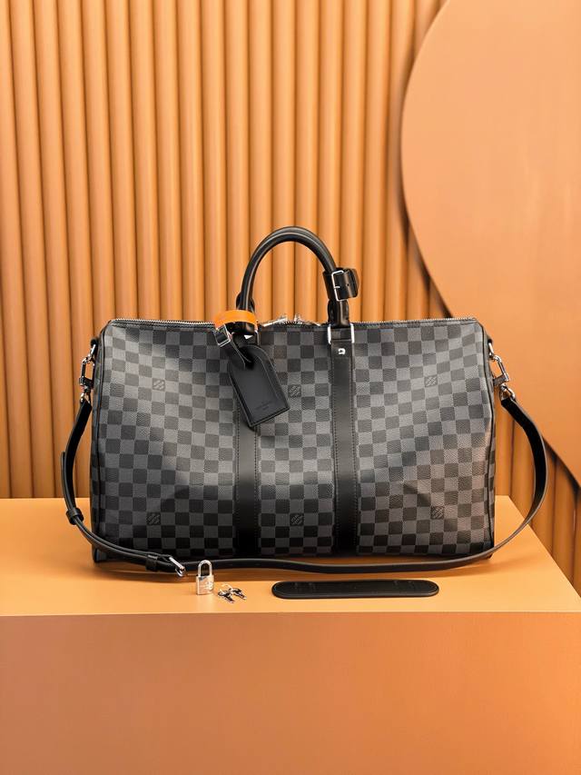 特级Mb原厂皮 DDD Keepall BandoulièRe 45 旅行袋 DDD 型号：N41418黑格 DDD 材料：A级全钢五金，进口原厂面料 DDD