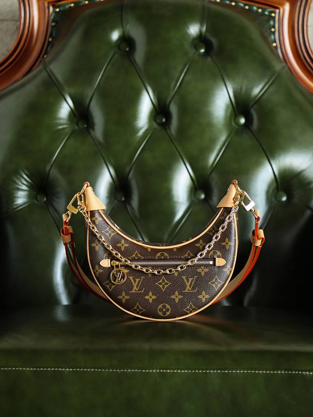 M81098#Loop豌豆包 163 DDD 五金：厚镀24K全钢 DDD 皮料：菱格老花 DDD 尺寸：23X13X6Cm DDD