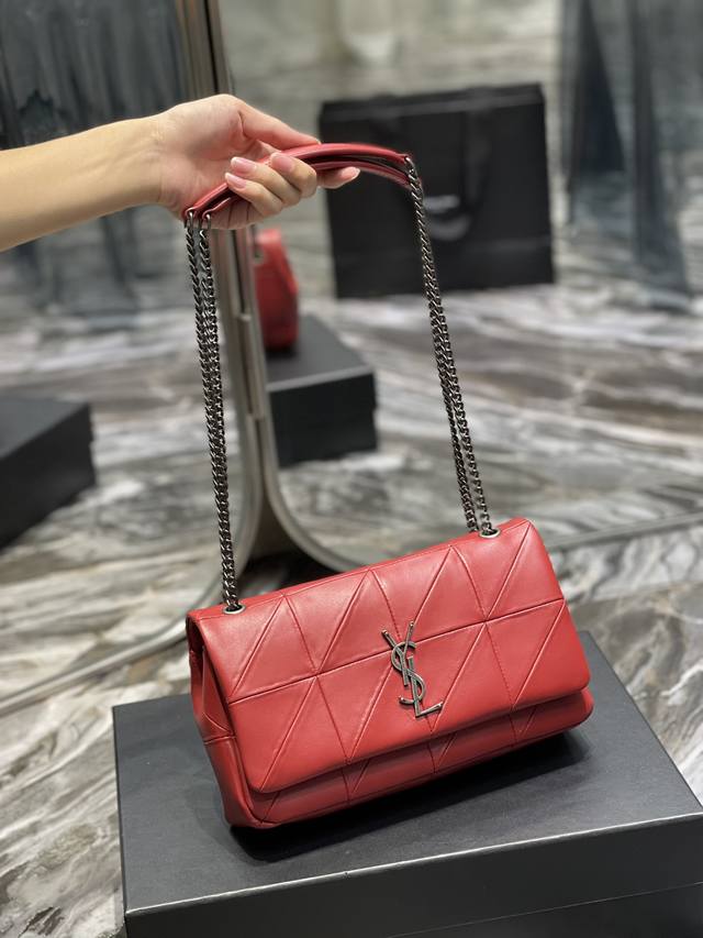 正品级 _中号25Cm拼接款,让你们久等了!!由进口羊皮拼接而成,工艺十分复杂,羊皮质感上手一流赞!单肩斜挎都可以!非常实用大气! 型号:515821 尺寸:2 正品级 _中号25Cm拼接款,让你们久等了!!由进口羊皮拼接而成,工艺十分复杂,羊皮质感上手一流赞!单肩斜挎都可以!非常实用大气! 型号:515821 尺寸:2