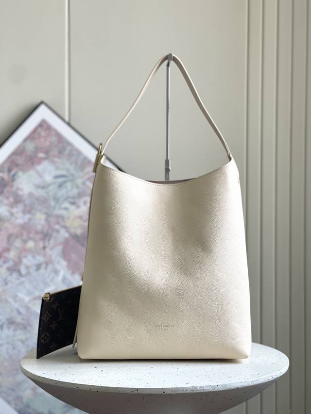 正品级 顶级原单,M24856 黑色 25022 白色 24974棕色 以柔软牛皮革勾勒简雅线条,搭配绒面内衬释放潮流气息,尽显品牌精湛匠艺。可调节肩带点缀经典 正品级 顶级原单,M24856 黑色 25022 白色 24974棕色 以柔软牛皮革勾勒简雅线条,搭配绒面内衬释放潮流气息,尽显品牌精湛匠艺。可调节肩带点缀经典