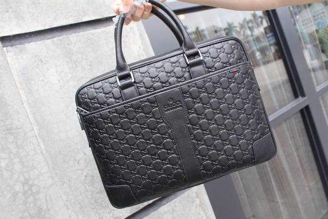 古公文包 产品名称 :公文包 产品型号 :6803-1 产品品质 :牛皮 产品规格 :38-29-6Cm 产品颜 色 :黑色 产品描 述 :最新款式独家出货,多 古公文包 产品名称 :公文包 产品型号 :6803-1 产品品质 :牛皮 产品规格 :38-29-6Cm 产品颜 色 :黑色 产品描 述 :最新款式独家出货,多