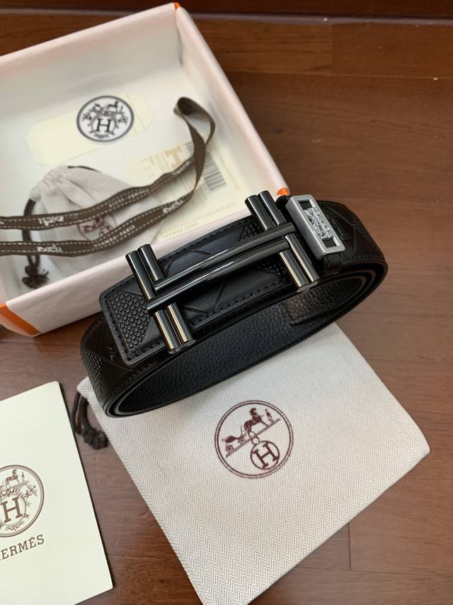 配正版包装，原单精品，爱马仕精品钢扣，真空电镀马拉车精品打磨，正版同步， 皮纹清晰质感舒适 版型时尚高档 宽度3.8Cm 高清实拍大图 ，保质保量
