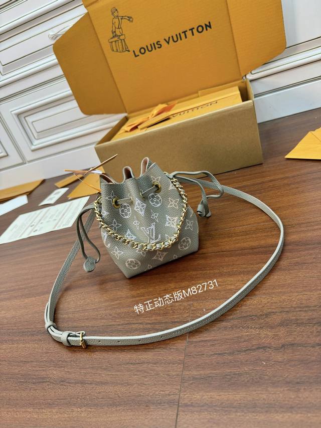 独家首发型号：M82731迷你特正版 动态码 品质提升．专柜同步，动态电子芯片、礼品袋、保护纸，铜版电子标签、合格证 皮料是正品代工厂意大利a级皮料 特级正品