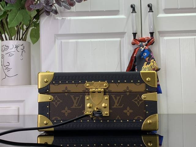 顶级原单 特惠 Coffret Joaillerie 珠宝盒硬箱 M11156 黄花拼色 本款隔层可存放戒指、项链、手链、手镯和耳环，通过小巧衬垫实现稳妥收纳。