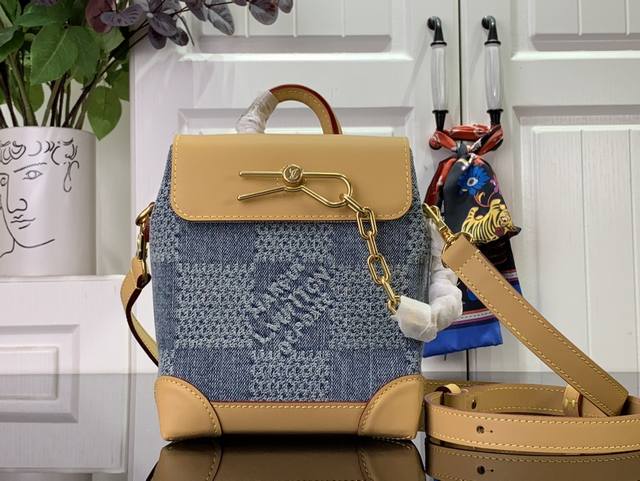 顶级原单 特惠 Nano Steamer 手袋 N40751 蓝色 格子牛仔 向 20 世纪初的 Steamer 手袋汲取灵感,以 Pharrell Willi 顶级原单 特惠 Nano Steamer 手袋 N40751 蓝色 格子牛仔 向 20 世纪初的 Steamer 手袋汲取灵感,以 Pharrell Willi