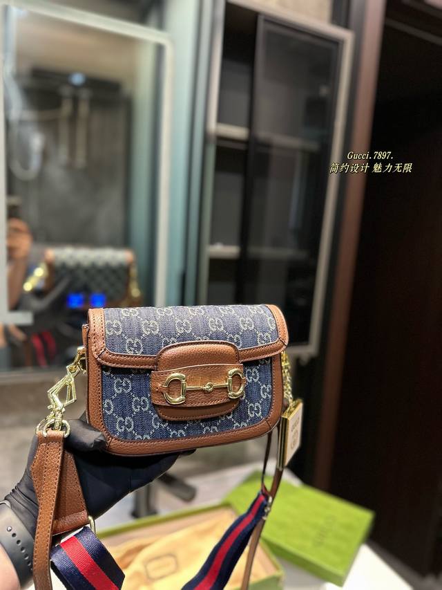 礼盒包装 酷奇1955复古马鞍包超级经典系列包型十分特别 具有辨识度超级高保持了复古的年代感又不失现代时尚风格尺寸：21 15