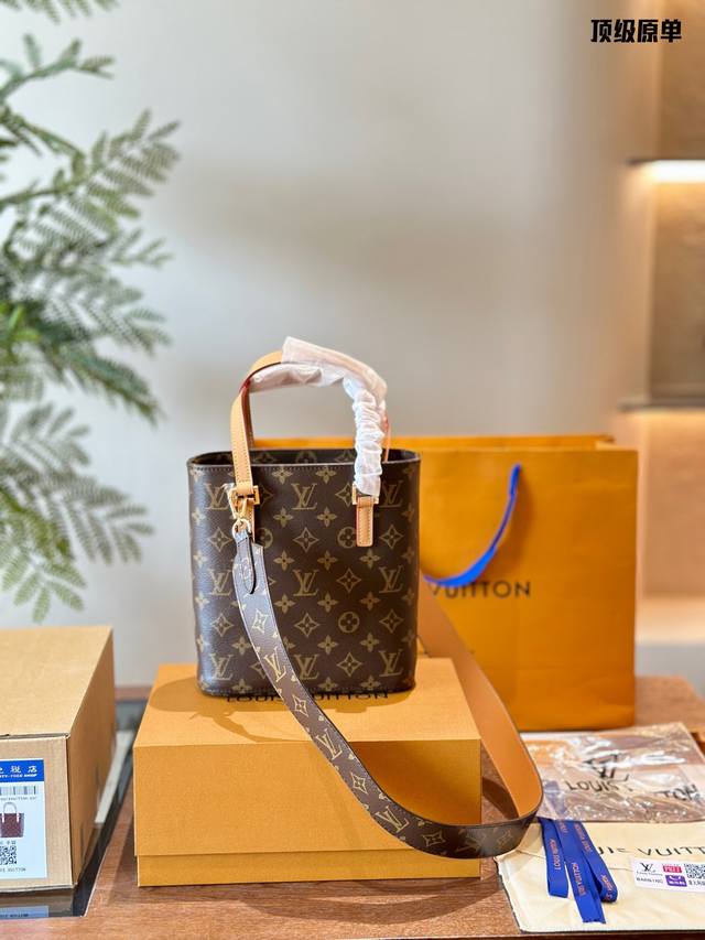 原单货 宽版肩带 Lv Vintage中古老花vivienne薇薇安手提包单肩斜挎托特包 尺寸：23*21*8.5Cm 搭配任意肩带都可以斜挎