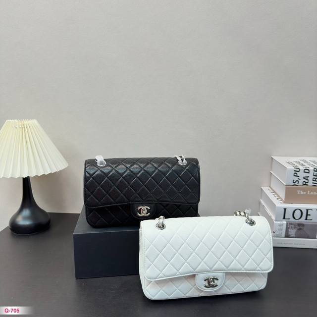 配折叠盒 香奈儿chanel鱼子酱牛皮tcf系列菱格包香奈儿#精致女神推荐入手呦 美貌与实用并存 近年超盛行而小香这款做的超级棒 百搭休闲,职业,萌新等多种风格 配折叠盒 香奈儿chanel鱼子酱牛皮tcf系列菱格包香奈儿#精致女神推荐入手呦 美貌与实用并存 近年超盛行而小香这款做的超级棒 百搭休闲,职业,萌新等多种风格