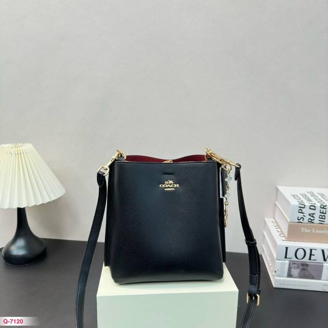 折叠盒 尺寸20.22Cm 蔻驰经典水桶包 每个小仙女必备的一只高级感十足