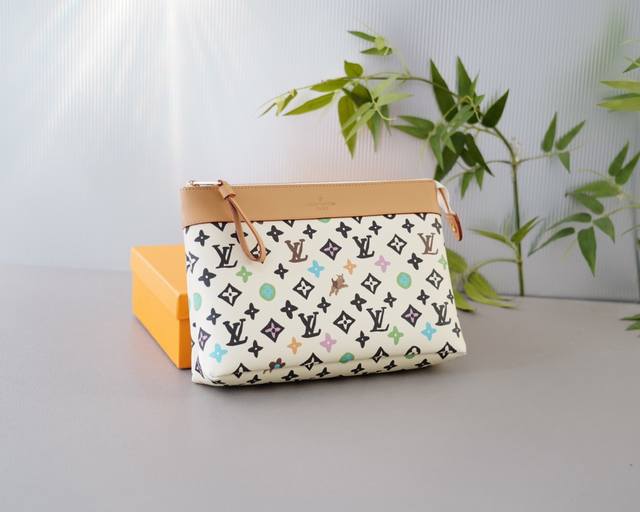 路易威登 官网同步 高版本 手拿包 全球轰抢单品 原单牛皮制作 质感超好 日常出门经典百搭 一眼万年的款式 非市面普通货 贸易公司订单货 配全套包装礼品盒等.. 路易威登 官网同步 高版本 手拿包 全球轰抢单品 原单牛皮制作 质感超好 日常出门经典百搭 一眼万年的款式 非市面普通货 贸易公司订单货 配全套包装礼品盒等..