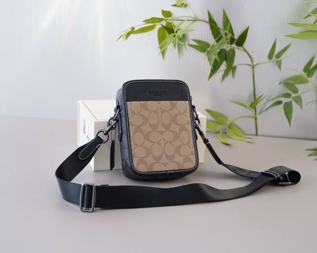 蔻驰 官网同步 高版本 斜挎单肩背包 永恒不过时的标志性产品 纯原单小牛皮 顶级五金制作 非市面普通版本 今年coach最爱的款式 全部实拍 实用性非常高 完全 蔻驰 官网同步 高版本 斜挎单肩背包 永恒不过时的标志性产品 纯原单小牛皮 顶级五金制作 非市面普通版本 今年coach最爱的款式 全部实拍 实用性非常高 完全