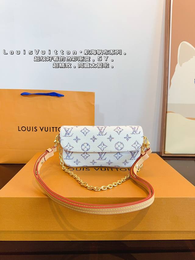 配礼盒. Lv 新品ivy腋下包 单肩斜挎款 这款包真的很简单 越看越好看 轻松装纳日常随身物品 这只包真的要安利大家 简直是搭配神器 尺寸:22*5*11Cm 配礼盒. Lv 新品ivy腋下包 单肩斜挎款 这款包真的很简单 越看越好看 轻松装纳日常随身物品 这只包真的要安利大家 简直是搭配神器 尺寸:22*5*11Cm