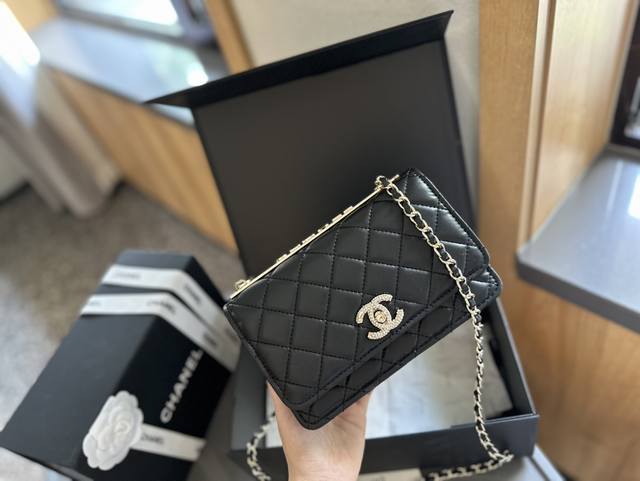 钻扣 折叠礼盒包装 Chanel 2024 满钻小金条发财包 新woc 链条包 美出银河系 时装 休闲 不挑衣服 尺寸19Cm