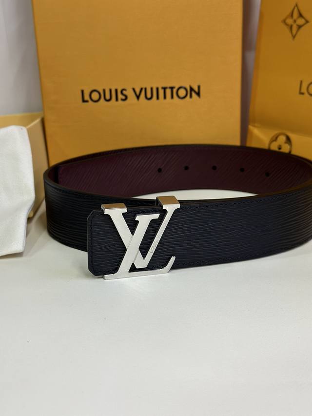 同步 Lv路易男士 宽度4.0 Cm 简单大方 Ab面搭配 双面使用 佩戴百搭 实体必点单品 同步 Lv路易男士 宽度4.0 Cm 简单大方 Ab面搭配 双面使用 佩戴百搭 实体必点单品
