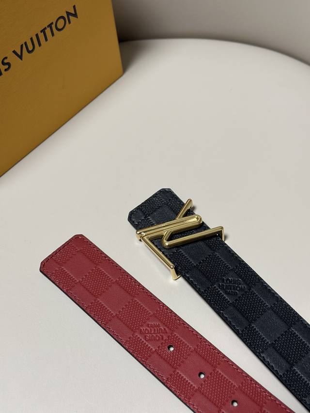 同步 Lv路易男士 宽度4.0 Cm 简单大方 Ab面搭配 双面使用 佩戴百搭 必入款 同步 Lv路易男士 宽度4.0 Cm 简单大方 Ab面搭配 双面使用 佩戴百搭 必入款