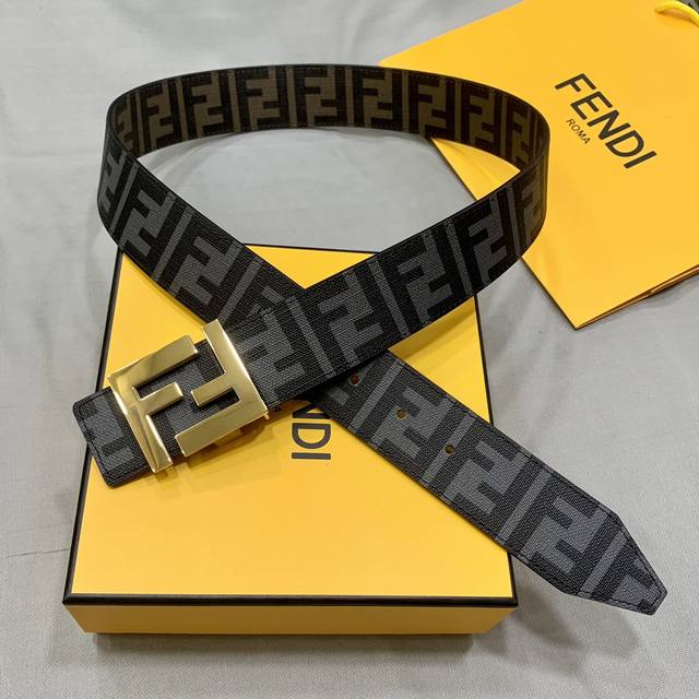 FendⅠ 芬迪 专柜同步 宽40Mm 海外原单 带身的双面饰有标志性品牌图案+搭配ff对版五金双面用 FendⅠ 芬迪 专柜同步 宽40Mm 海外原单 带身的双面饰有标志性品牌图案+搭配ff对版五金双面用