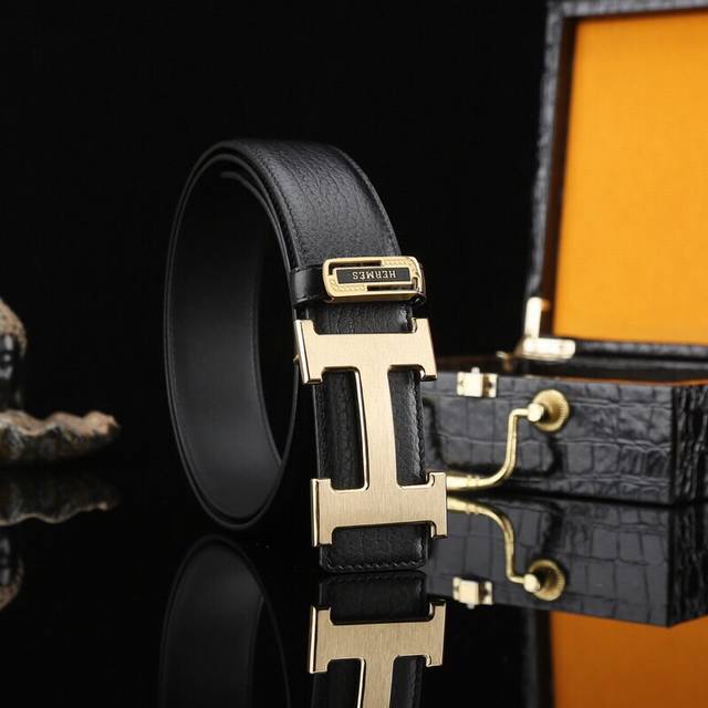 Made In France 配全套包装 品牌：原单 扣头材质：精品实心钢扣 带身材质正面：38Mm宽度双面原版皮腰带，纯钢质五金扣头实物拍摄，送礼自用首选上身
