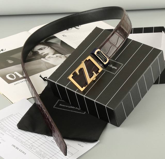 Made In Italy 配全套包装 品牌：杰尼亚海外原单 扣头材质：双色纯钢扣 带身材质正面：35Mm宽度采用进口头层牛皮自动扣腰带，纯钢质五金扣头实物拍摄