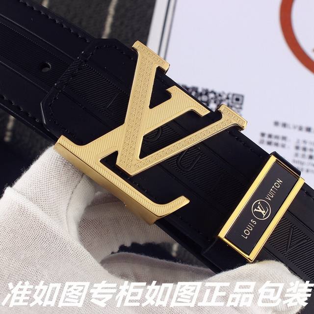 品名:Lv..路易..威登原单 型号:认准如图专柜包装,赠送打孔器 材料:百分百头层牛皮,24K纯钢扣格子纹路保证真皮。专柜同等质量, 送人自用首选 包装: 请 品名:Lv..路易..威登原单 型号:认准如图专柜包装,赠送打孔器 材料:百分百头层牛皮,24K纯钢扣格子纹路保证真皮。专柜同等质量, 送人自用首选 包装: 请