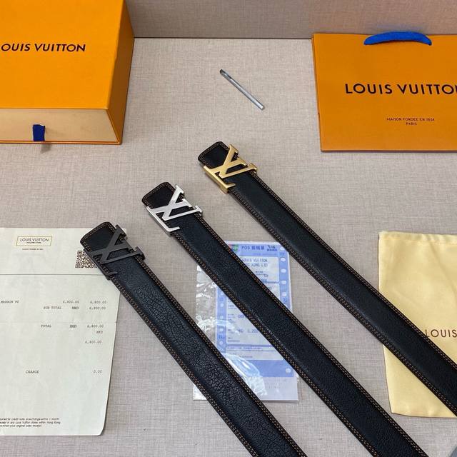 品牌：Lv路易威登 等级：男士皮带.定制头层牛皮.双面可用。油边精致、官网同步新款 配专柜全套包装 送打眼针 长度不裁剪 扣头：钢扣 长度：100 125Cm
