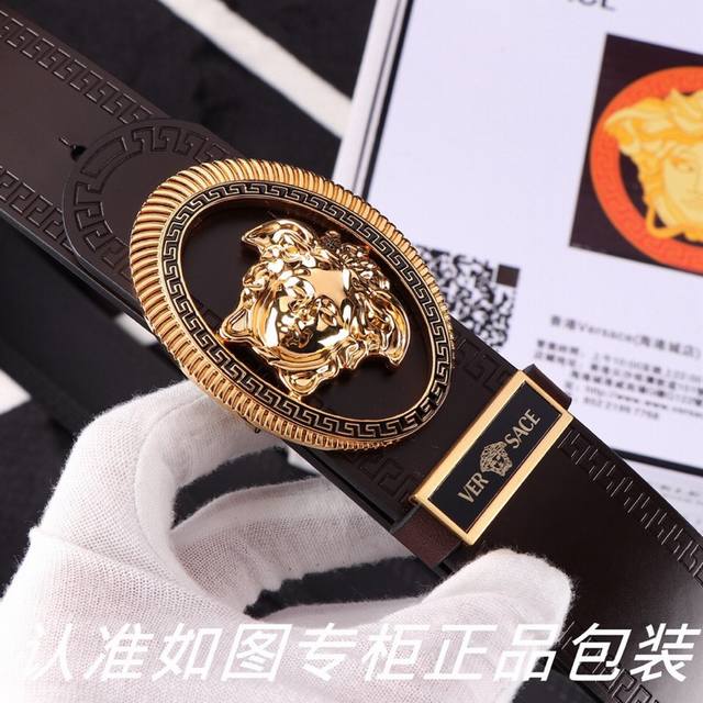 品名：范思哲.Ver Sace双面用 型号：认准如图专柜包装，赠送打孔器 材料：百分百头层牛皮保证真皮。美人头，24K钢扣，复古雕花工艺专柜同等质量， 送人自用