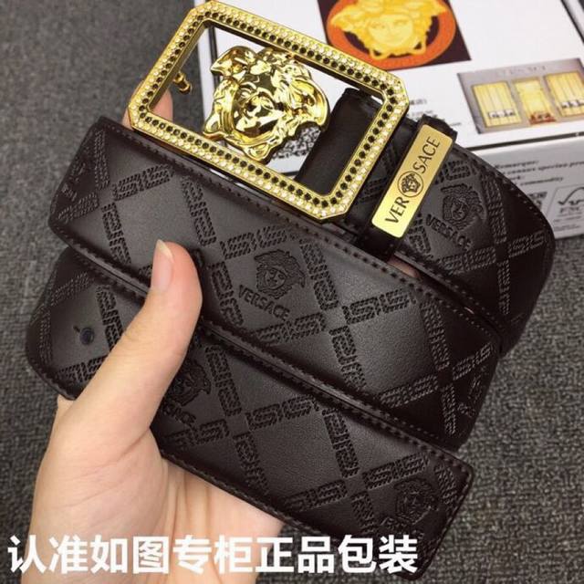品牌：Versace.范思哲镶钻 型号：原单！请认准如图专柜包装 等级：意大利进口百分百头层牛皮，范思哲.Versace，世界著名奢侈品品牌，美人头经典之作，进