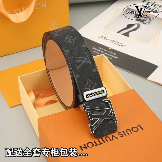 高端品质,实物拍摄 配全套包装 品牌:L V海外原单 扣头材质:双色纯钢扣 带身材质正面:38Mm宽度采用进口头层十字纹牛皮腰带,纯钢质五金扣头实物拍摄长短不可 高端品质,实物拍摄 配全套包装 品牌:L V海外原单 扣头材质:双色纯钢扣 带身材质正面:38Mm宽度采用进口头层十字纹牛皮腰带,纯钢质五金扣头实物拍摄长短不可