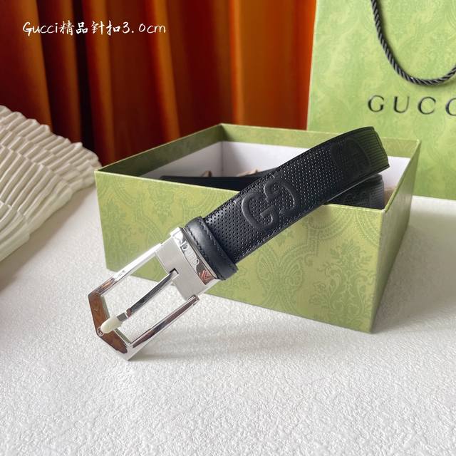 高端品质，实物拍摄 配全套礼盒 ： Gucci ：经典原单品质，经典pvc面平纹底，搭配原单精品钢扣，精工制作，细节看图，实物拍摄，高端奢华，宽度3.0Cm