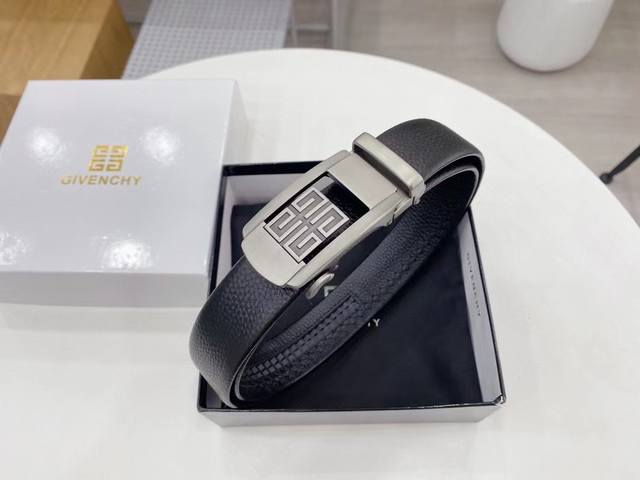 纪梵希 自动带 滑道 獨家實拍整张牛皮手工縫線完美工藝獨原产皮质制作 手感柔软 上身衬托出你独特的气质 原版包装 独特美感 极强的先锋艺术 风靡全球 奢华的设